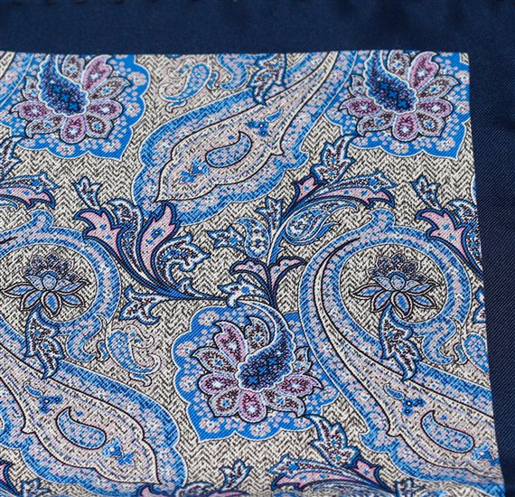 Detalle Pañuelo Seda Turín 39