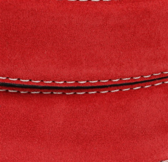 Detalle cinturón de ante rojo