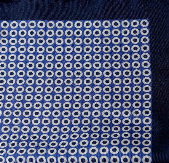 Detalle pañuelo bolsillo seda