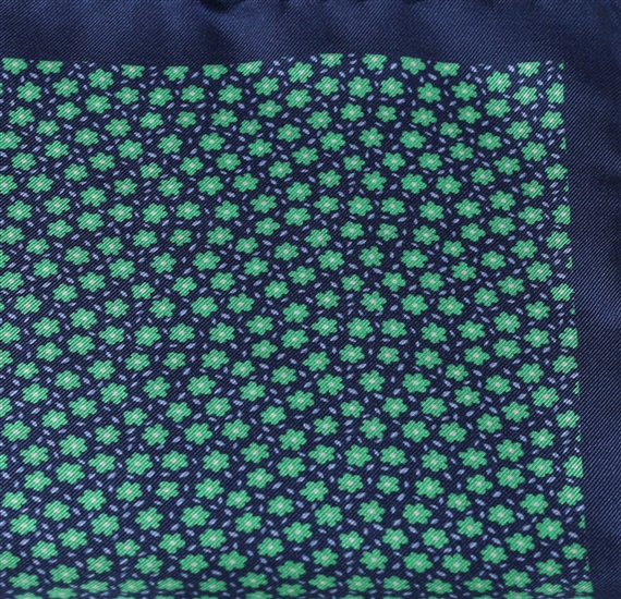 Detalle pañuelo bolsillo seda