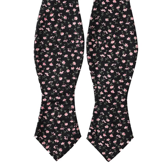 Schwarze Fliege mit Rosa Blumen
