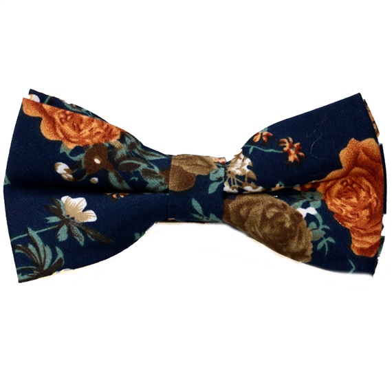 Marineblaue Fliege mit Blumen