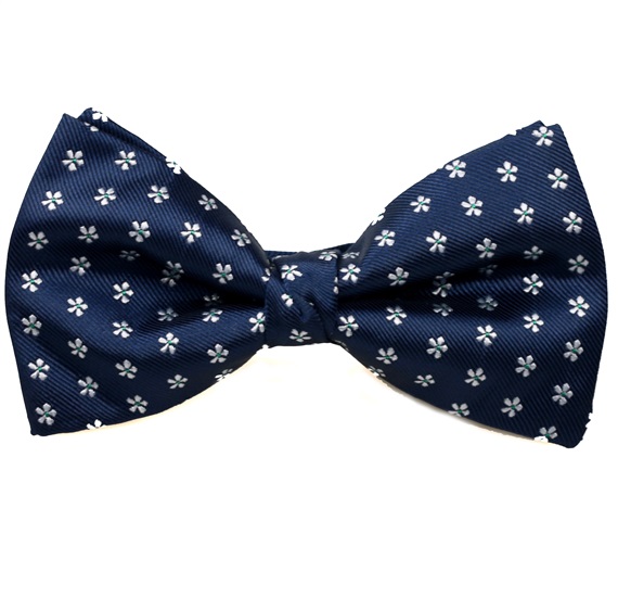 Fliege und Einstecktuch in Marineblau mit Margeriten