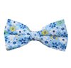 Hellblauer Fliege mit blauen Blumen