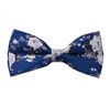 Blauer Fliege mit Blumen